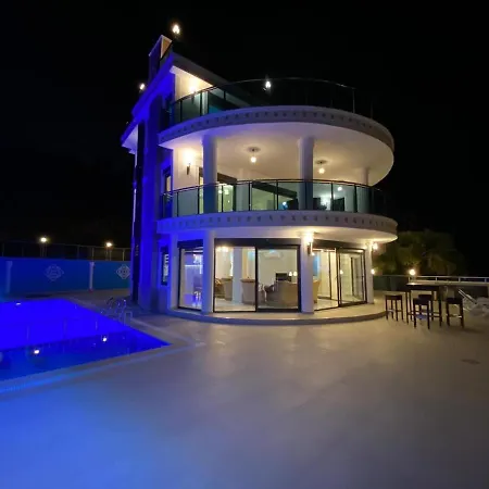 Luxus Pool Whirlpool On The Roof Vilă