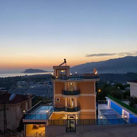 Vilă Luxus Pool Whirlpool On The Roof Alanya